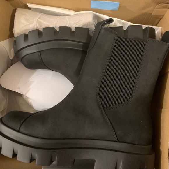 TOMS Rowan Chelsea Boot - Picture 2 of 2